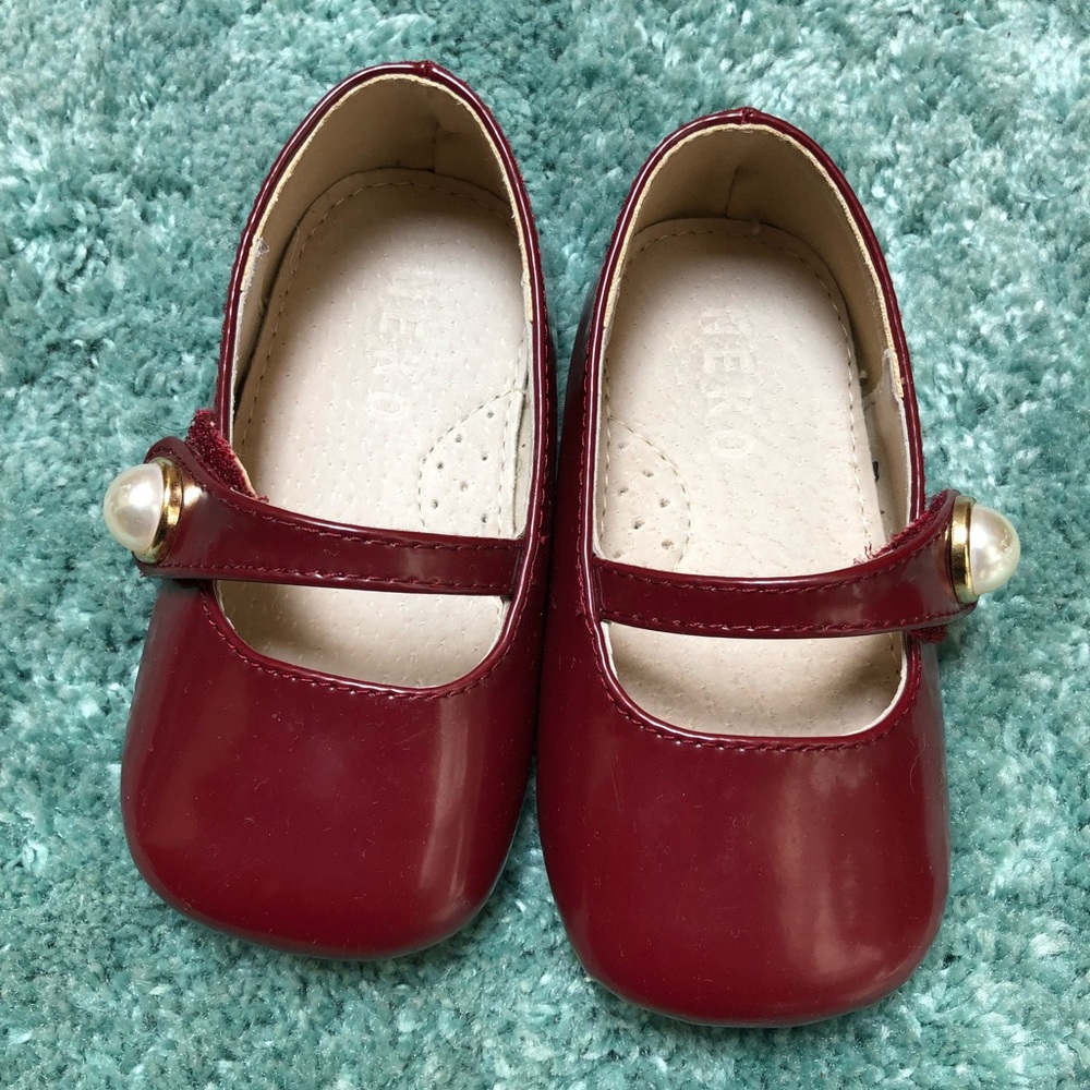 Flat shoes